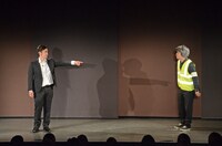 コント「自殺」のワンシーン。