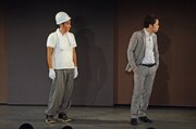 コント「エージェント」のワンシーン。