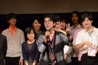 審査員長の片桐仁。