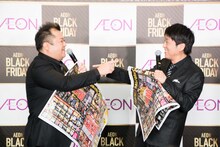 ブラックマヨネーズによるトークショーの様子。