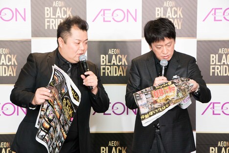 ブラックマヨネーズによるトークショーの様子。