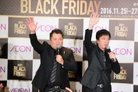 ブラックマヨネーズによるトークショーの様子。