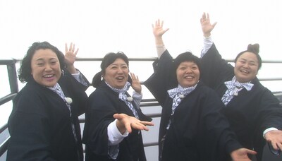 左からフォーリンラブ・バービー、森三中・黒沢、おかずクラブ。(c)日本テレビ