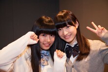 左から廣田あいか、松野莉奈。