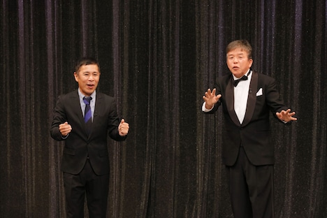 ナインティナイン岡村(左)と村上ショージ(右)。