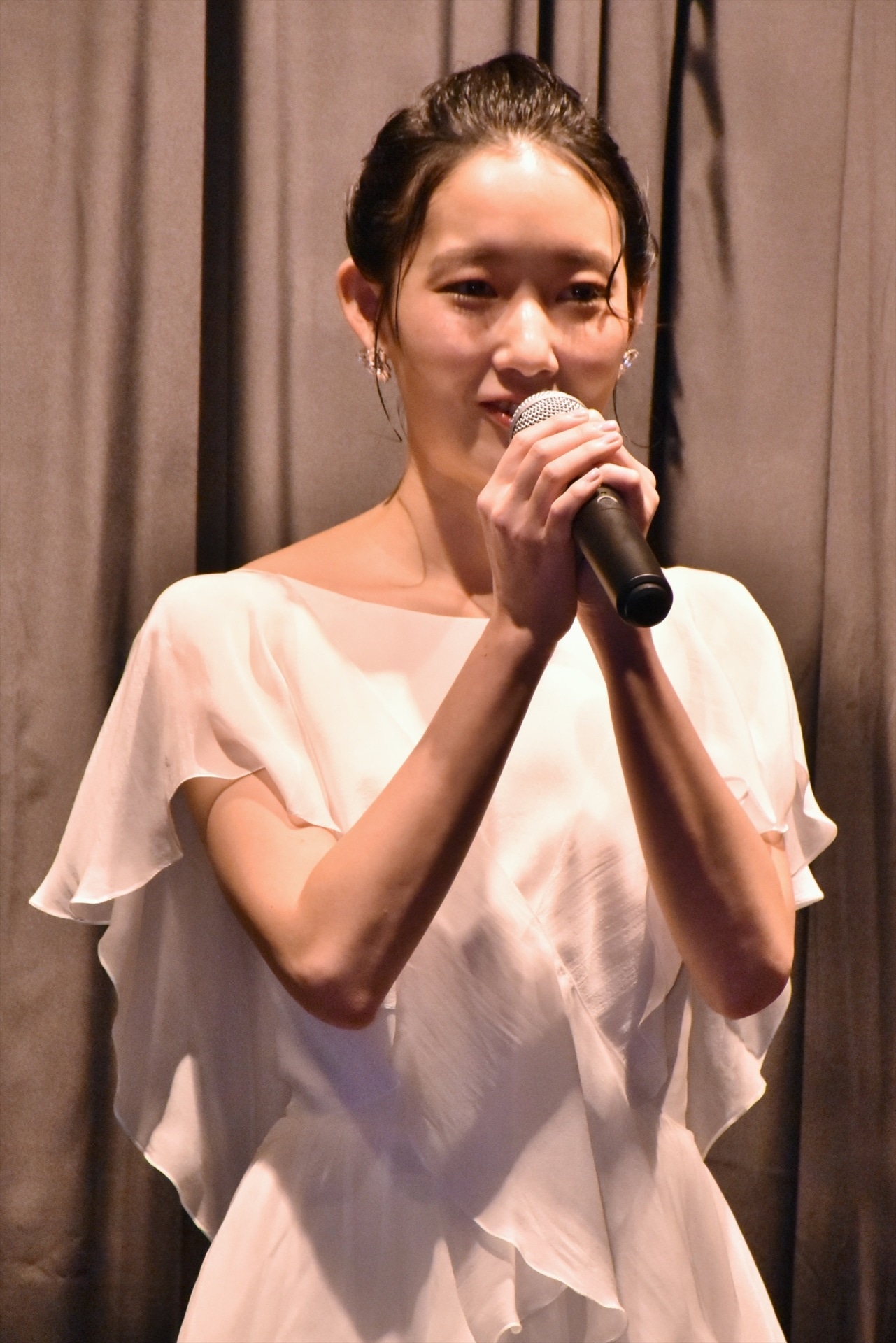 芦那すみれ