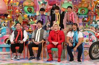 「仮面ライダー芸人」たち。(c)テレビ朝日