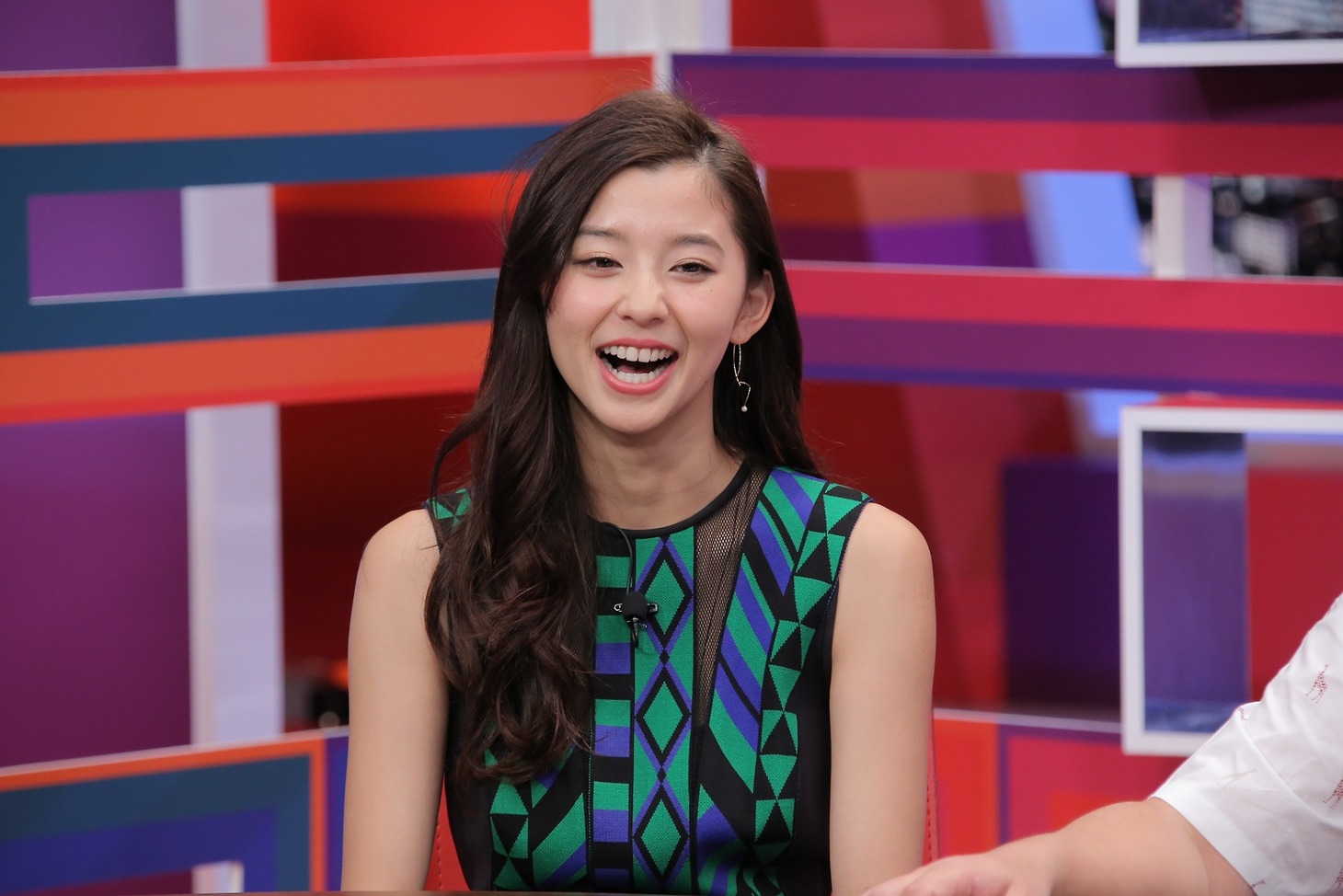 朝比奈彩 (c)中京テレビ