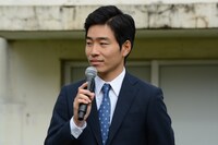 トーク中のジャルジャル後藤。