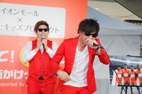 ネタを披露する8.6秒バズーカー。