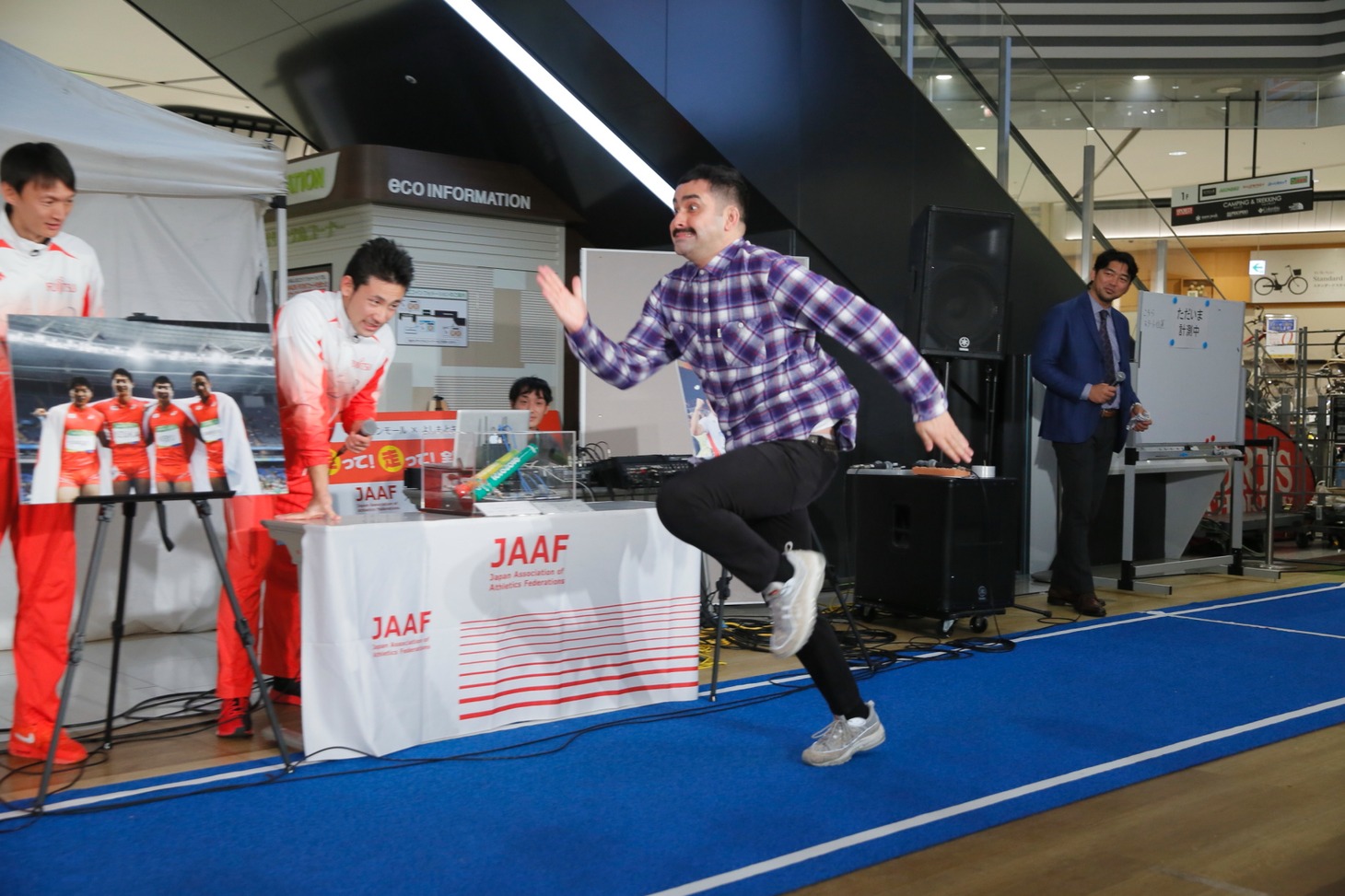 かけっこ教室に参加するデニス植野。