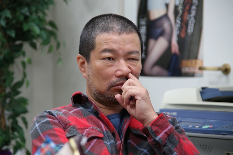 木村祐一がアダルトグッズ片手に演技 闇金ドッグス4 予告編公開 お笑いナタリー 木村祐一がアダルトグッズ片手に演技 闇金ドッグス4 予告編公開 お笑いナタリー