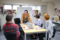 「闇金ドッグス4」の木村祐一出演シーン。(c)2016「闇金ドッグス4＆5」製作委員会