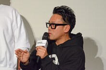 トーク中の宮川大輔。