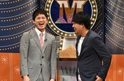 漫才でトークテーマを発表するタナからイケダ。(c)読売テレビ