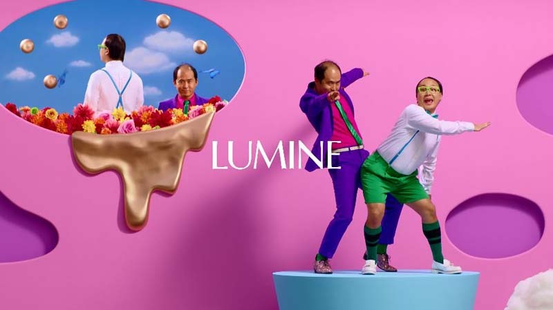 CM「アプリ『500円クーポン』プレゼント篇」のワンシーン。