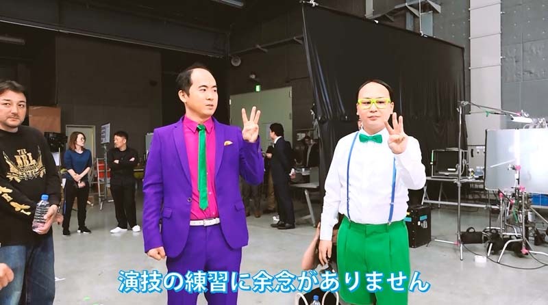 CM「アプリ『500円クーポン』プレゼント篇」メイキング映像のワンシーン。