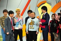 「よしもと漫才劇場 2周年記念記者会見」の様子。