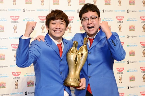 「M-1グランプリ2016」で優勝した銀シャリ。