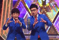 最終決戦でネタを披露する銀シャリ。(c)ABC