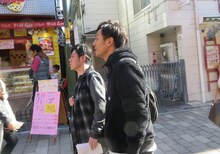 （奥から）井下好井・好井ととろサーモン村田。