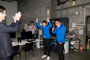 「M-1グランプリ2016」優勝直後の銀シャリ。