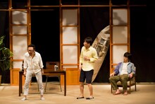 DVD「第18回東京03単独公演『明日の風に吹かれないで』」本編のワンシーン。