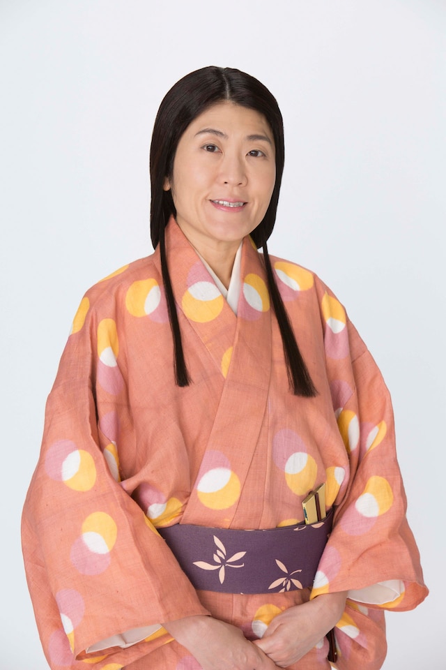 光浦靖子扮するあやめ。(c)NHK