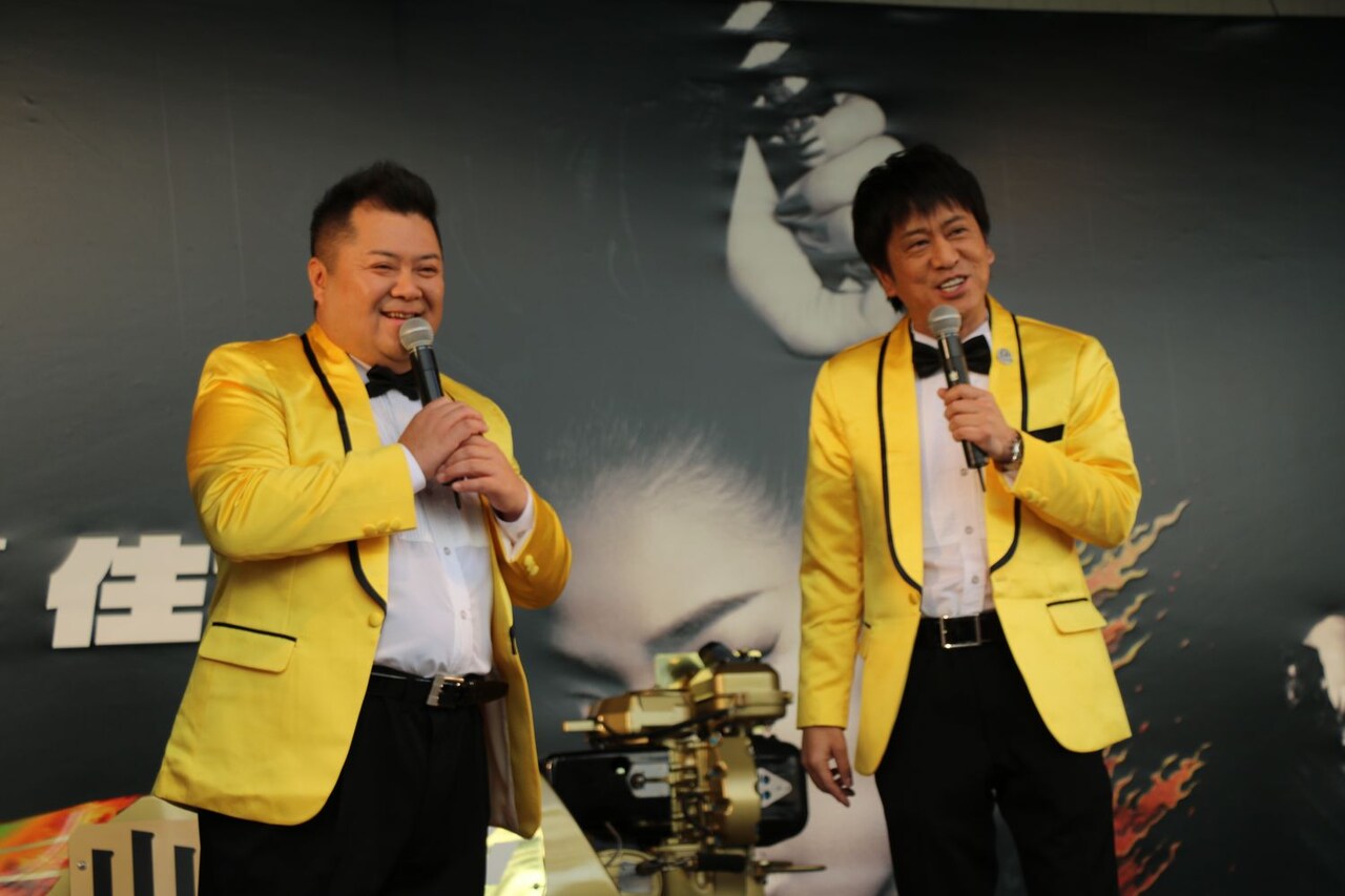 「SG第31回グランプリ」のPRイベントに登壇したブラックマヨネーズ。