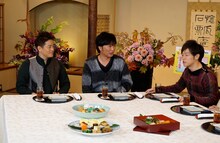 左からスピードワゴン、陣内智則。(c)読売テレビ