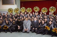 左からG2、博多華丸、櫻内教昭氏。