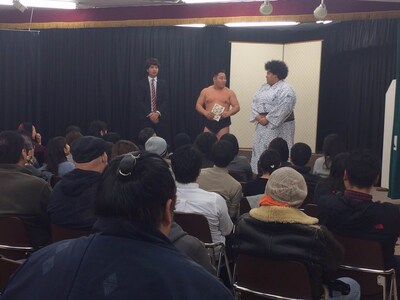 過去に行われた「相撲芸人来舞『連合稽古』」の様子。