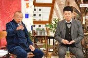 （左から）笑福亭鶴瓶、小籔千豊。(c)TBS