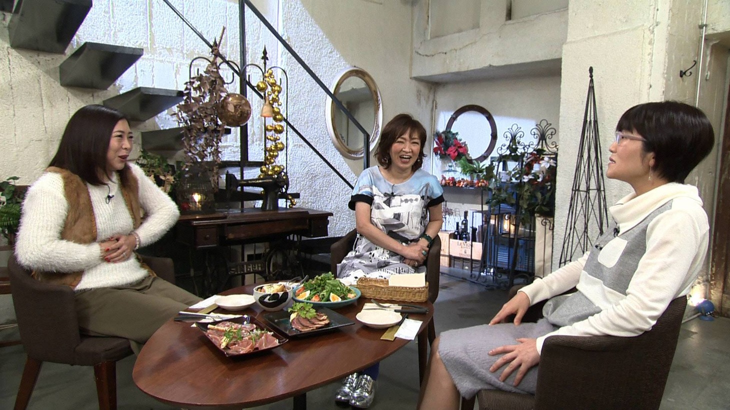 「ボクらの時代」に出演する（左から）椿鬼奴、清水ミチコ、オアシズ光浦。(c)フジテレビ