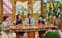 左からなるみ、浅田舞、大鶴義丹、加藤諒、メッセンジャー黒田。(c)読売テレビ