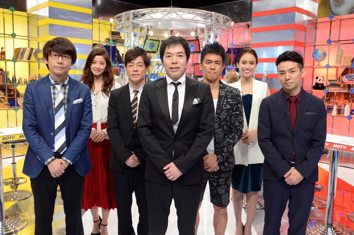 「マレにしか起こらないTV」の出演者たち。(c)読売テレビ
