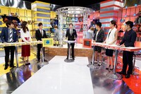 「マレにしか起こらないTV」の出演者たち。(c)読売テレビ