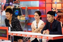 左から武井壮、滝沢カレン、ピース綾部。(c)読売テレビ