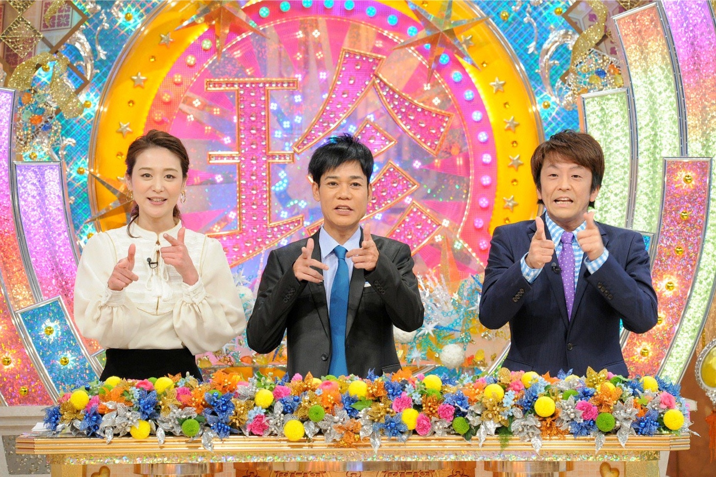 ネプチューン名倉と堀内、森葉子テレビ朝日アナウンサー（左）。(c)テレビ朝日