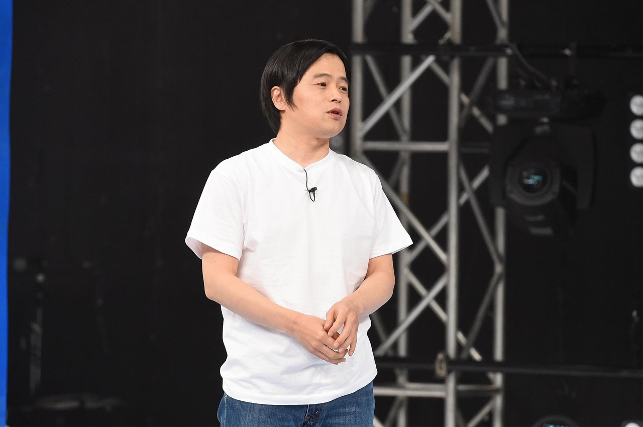 「ゴッドタン新春SP 芸人マジ歌選手権」に出演するバカリズム。(c)テレビ東京