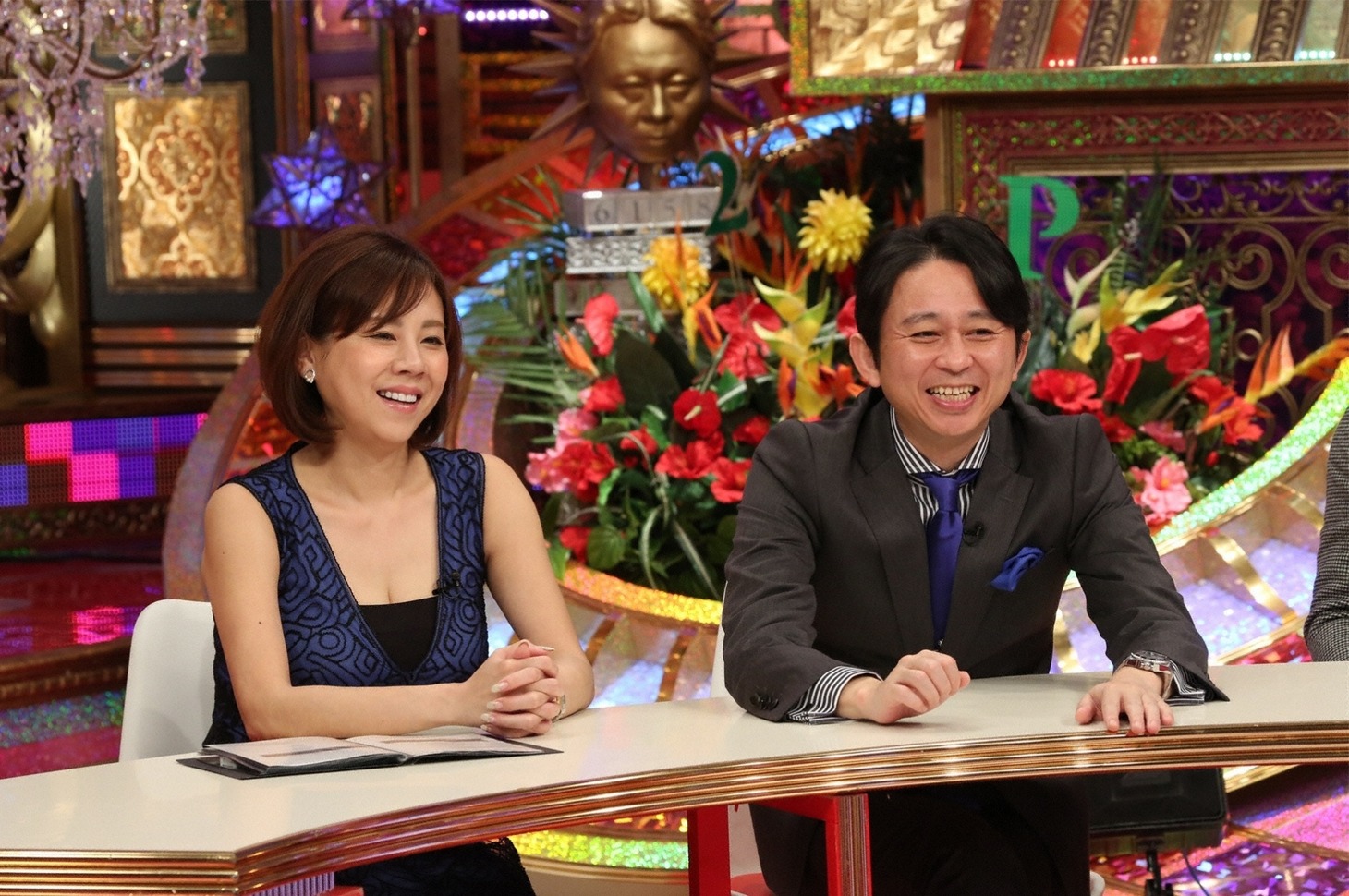 （左から）高橋真麻、有吉弘行。(c)関西テレビ
