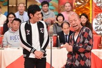 「人気芸人50人大集合！スキャンダルも大激白 無礼講の宴！大忘年会」のワンシーン。(c)日本テレビ