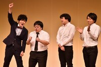 トップリード（右）に勝利し、ファイナルでアルコ＆ピースと対戦することが決まったタイムマシーン3号（左）。