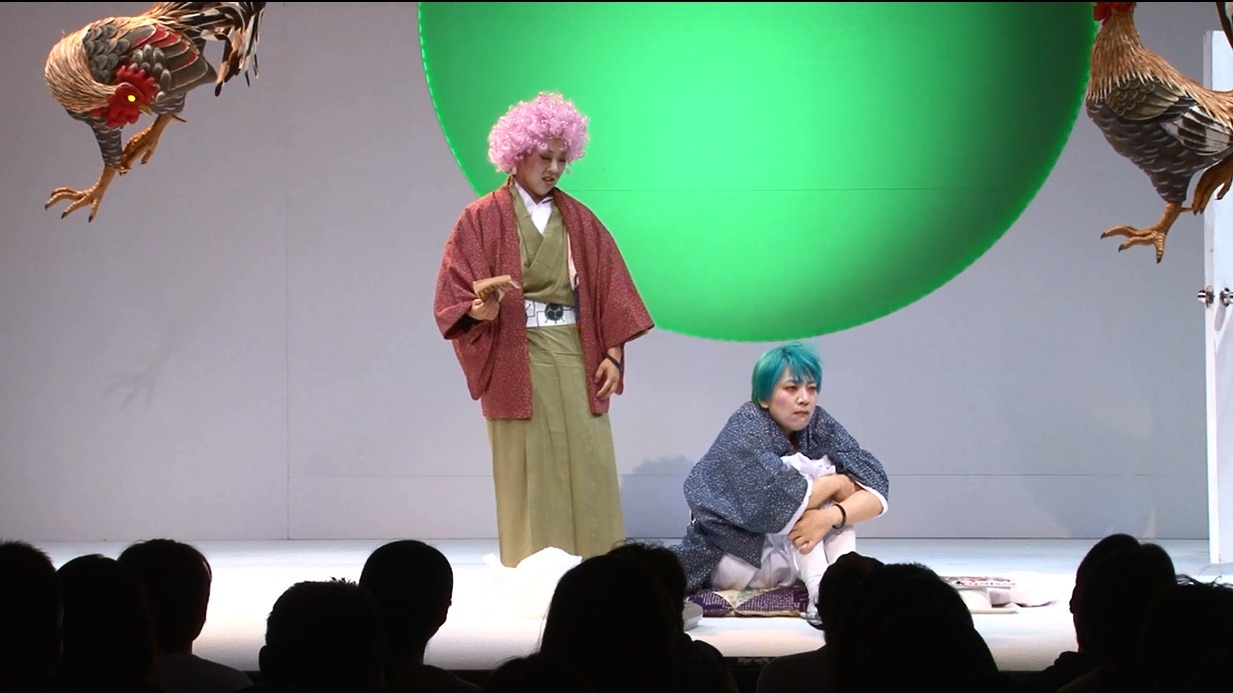 DVD「日本エレキテル連合『電氣の社～掛けまくも畏き電荷の大前～』」のワンシーン。