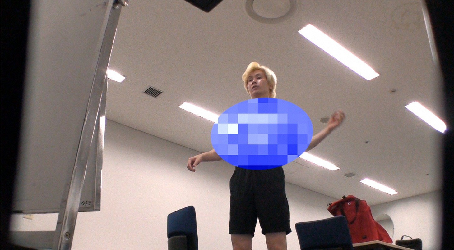 「あのキャラクター芸能人 ホントはどんな人？」に登場するメイプル超合金カズレーザー。(c)テレビ朝日