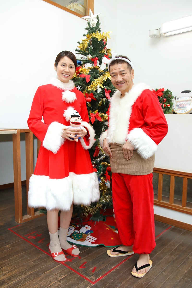 左から松下奈緒、くりぃむしちゅー上田。(c)日本テレビ