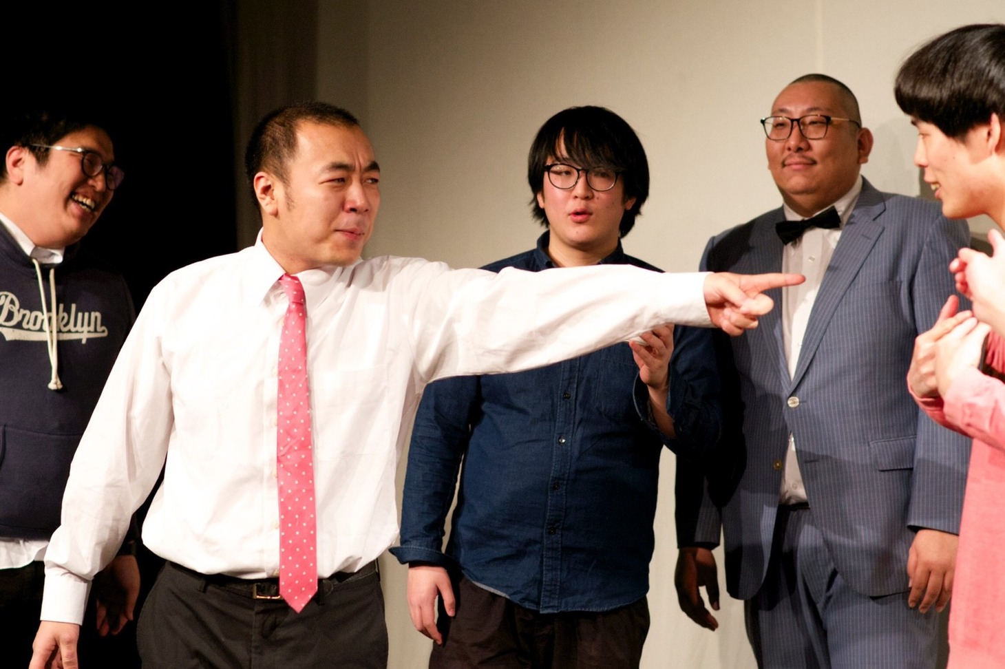 ライブ「きしたかの・高野 熱いおしぼりを渡されて熱がらなかったら100万円」の様子。