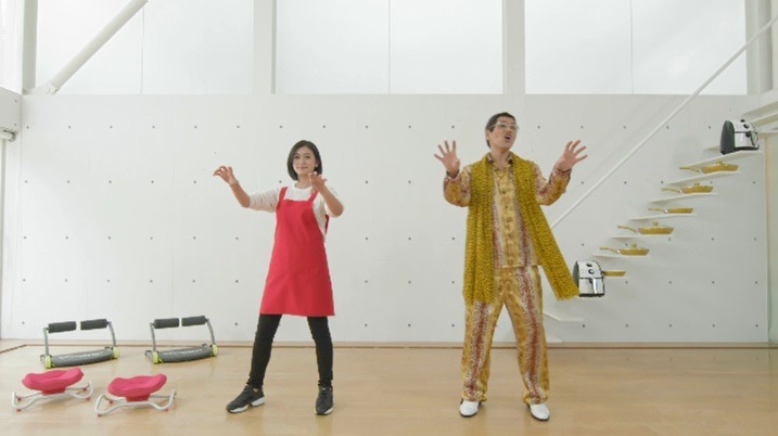 「Shop Japan WOW! SALE」のWebCMのワンシーン。