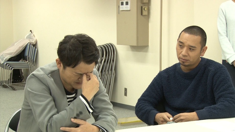 「もらい泣きさせ王」に挑む千鳥。