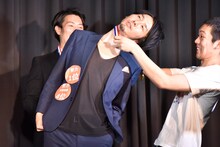 三福エンターテイメント（中央）